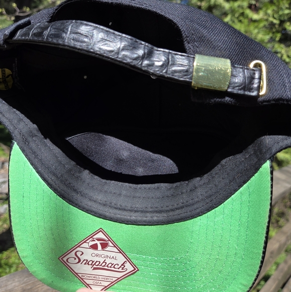 Snapback Original BioWorld faux snakeskin black & gold WUTANG 2015 lid - Picture 3 of 9